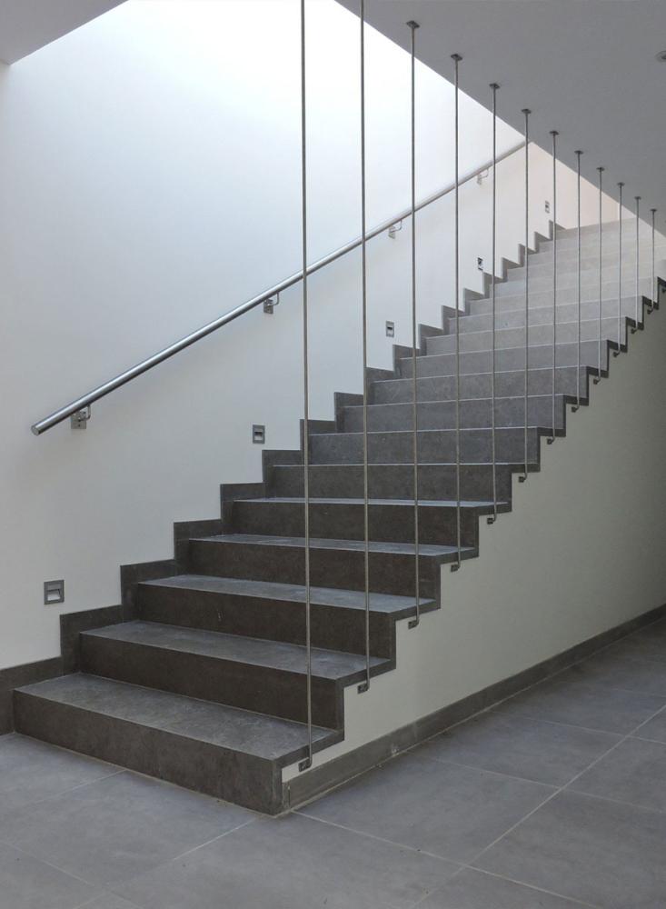 escaliers intérieurs en pierre